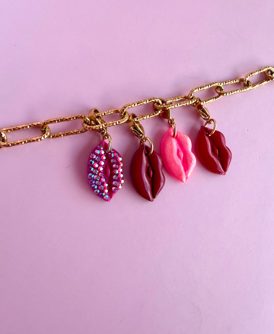 CHARMS KISS KISS