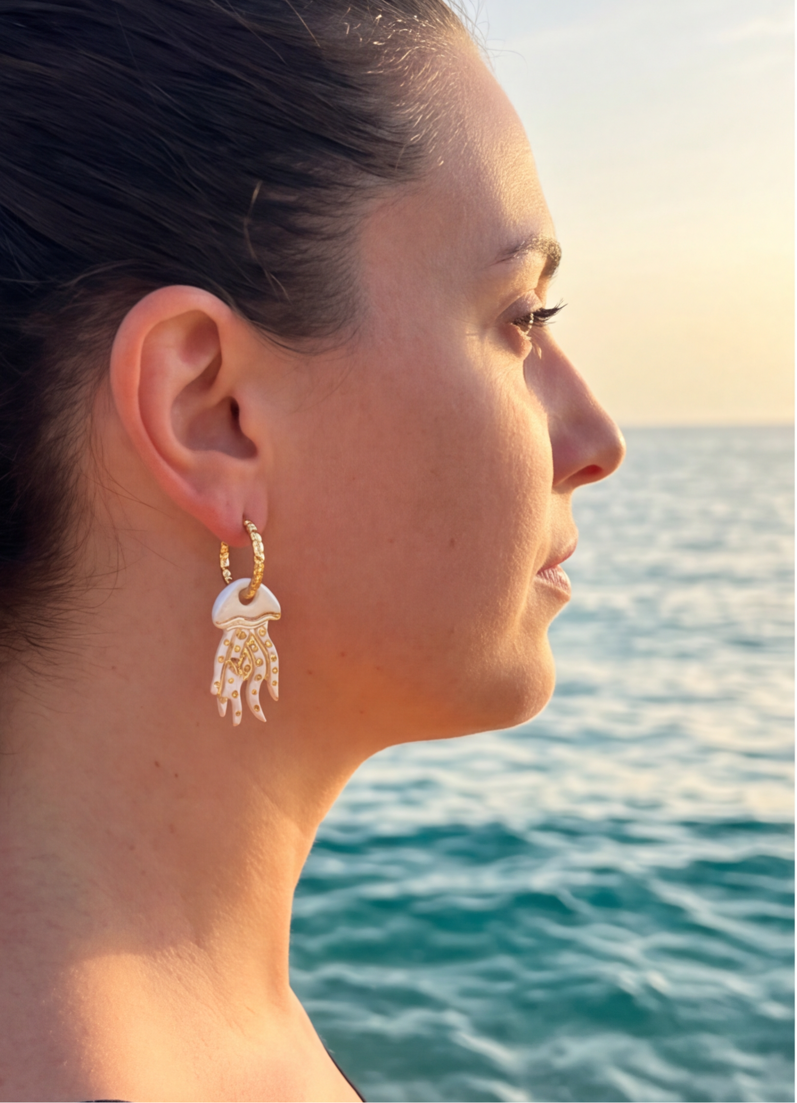 Boucle d'oreille, pampille meduse avec des cristaux de verre, collection été