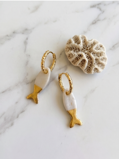 BOUCLE DOREILLE, PAMPILLE EN FORME DE POISSON DETAILS
